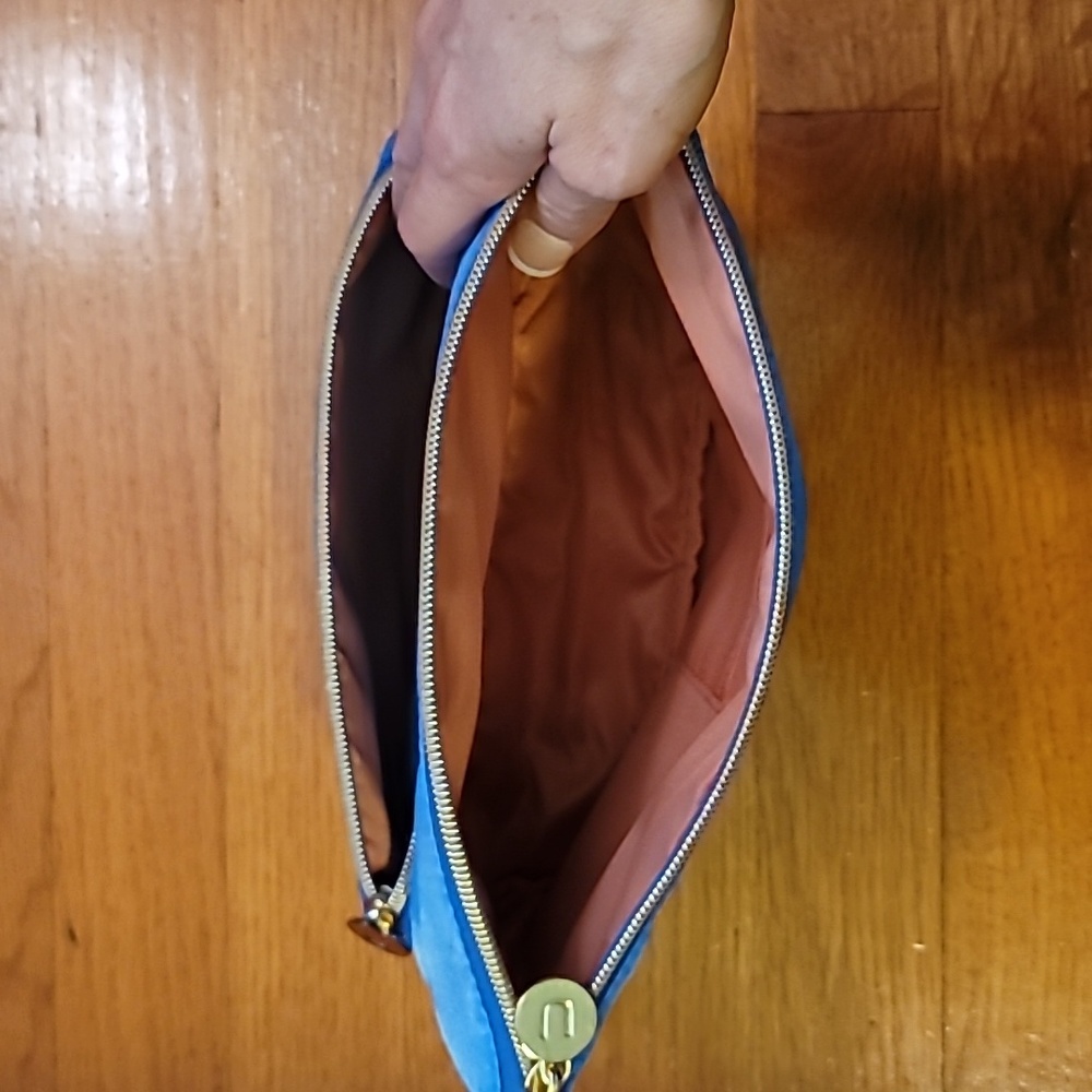 Make-Up Tote - Picture 3 of 4